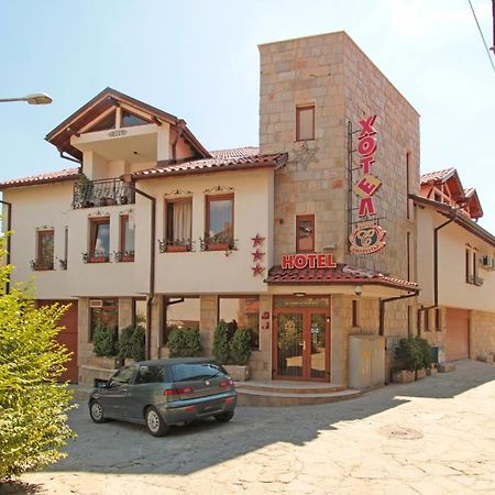 Family Hotel Silvestar Veliko Tărnovo Exterior foto