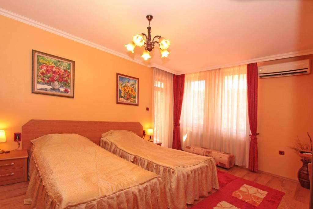 Family Hotel Silvestar Veliko Tărnovo Exterior foto