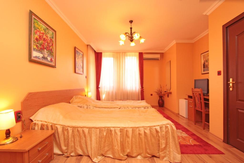 Family Hotel Silvestar Veliko Tărnovo Exterior foto