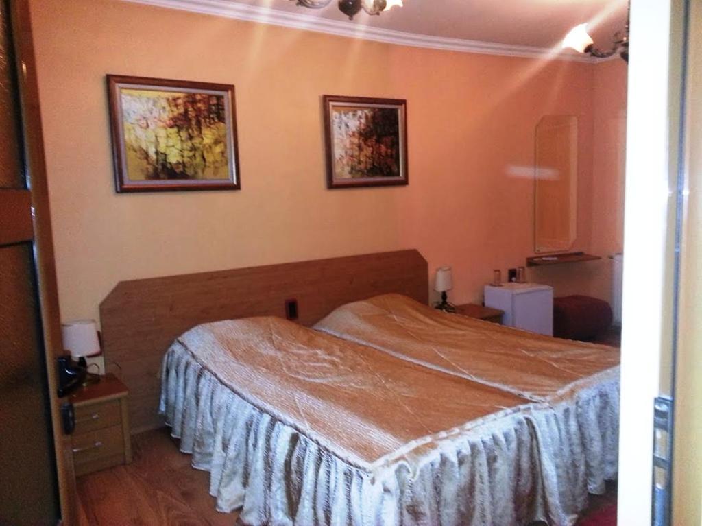 Family Hotel Silvestar Veliko Tărnovo Cameră foto