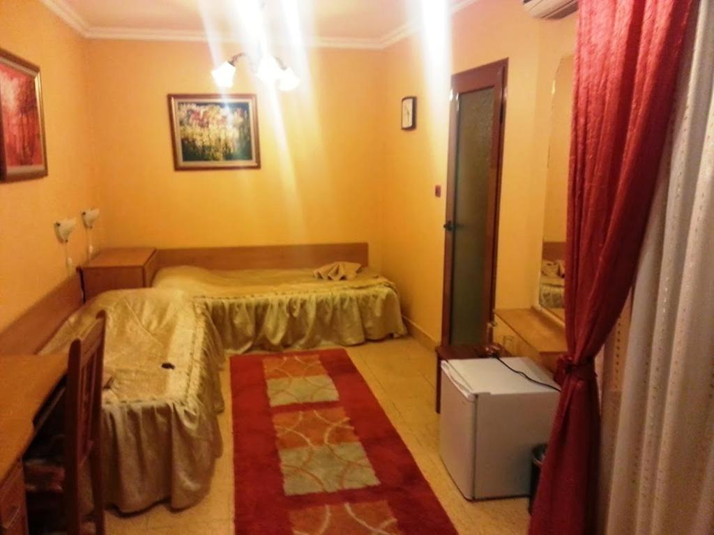 Family Hotel Silvestar Veliko Tărnovo Cameră foto