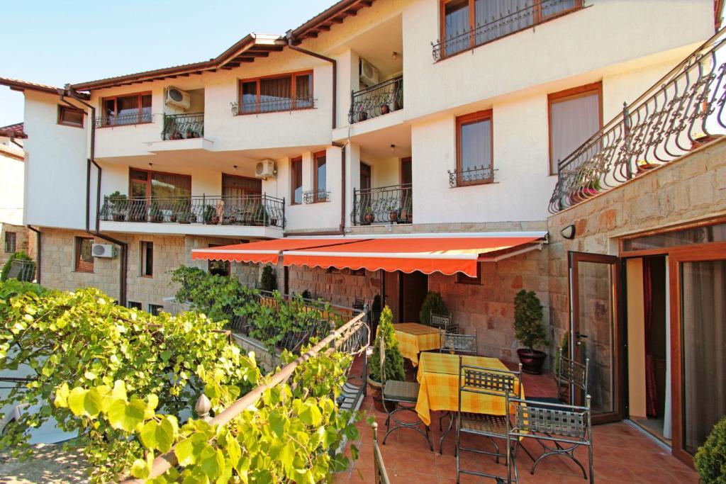 Family Hotel Silvestar Veliko Tărnovo Exterior foto